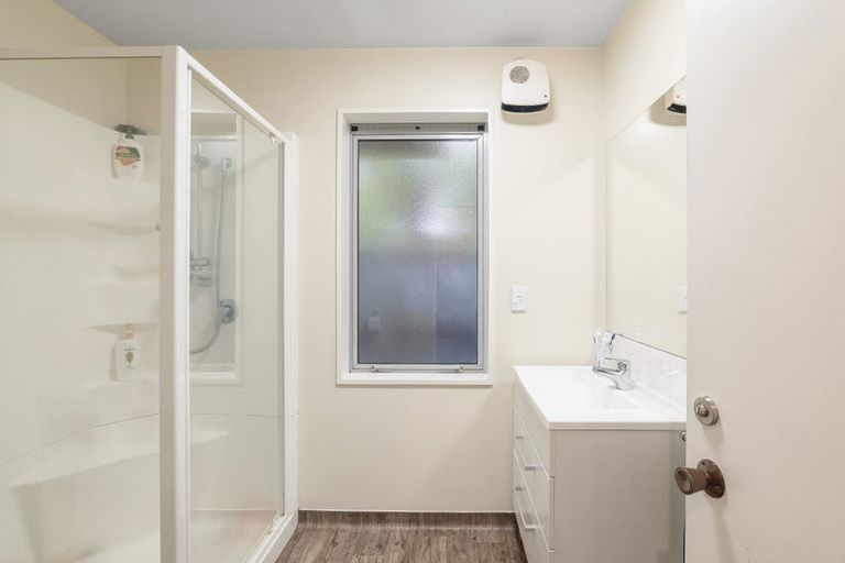 Photo of property in 18e Defoe Place, Waltham, Christchurch, 8023