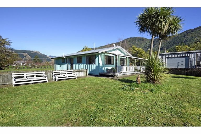 Photo of property in 137 Wakamarina Road, Canvastown, Havelock, 7178