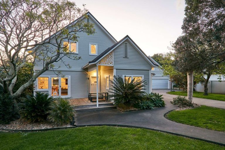 Photo of property in 12 Lysnar Street, Okitu, Gisborne, 4010