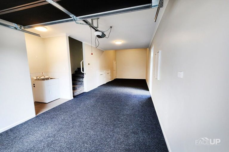 Photo of property in 1 Wai Place, Westgate, Auckland, 0614