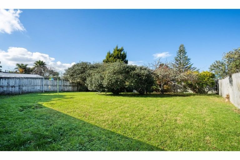 Photo of property in 16 Tomo Street, New Lynn, Auckland, 0600