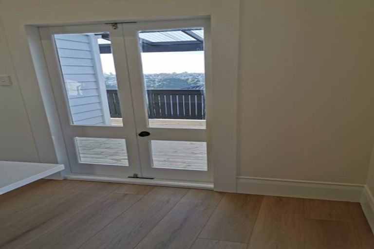 Photo of property in 4/141 Colwill Road, Massey, Auckland, 0614