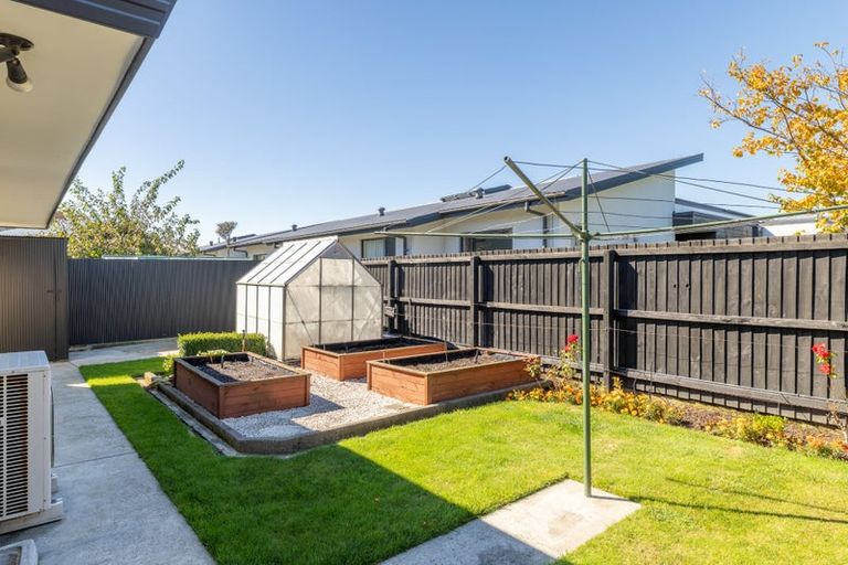 Photo of property in 2/10 Guise Lane, Hillmorton, Christchurch, 8025