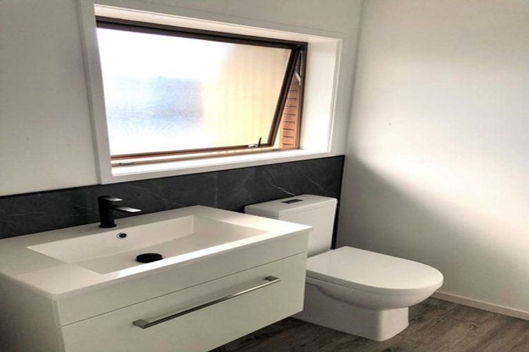 Photo of property in 3/27 Rangitoto Terrace, Milford, Auckland, 0620