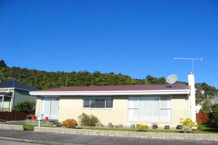 Photo of property in 15 Perotti Street, Greymouth, 7805