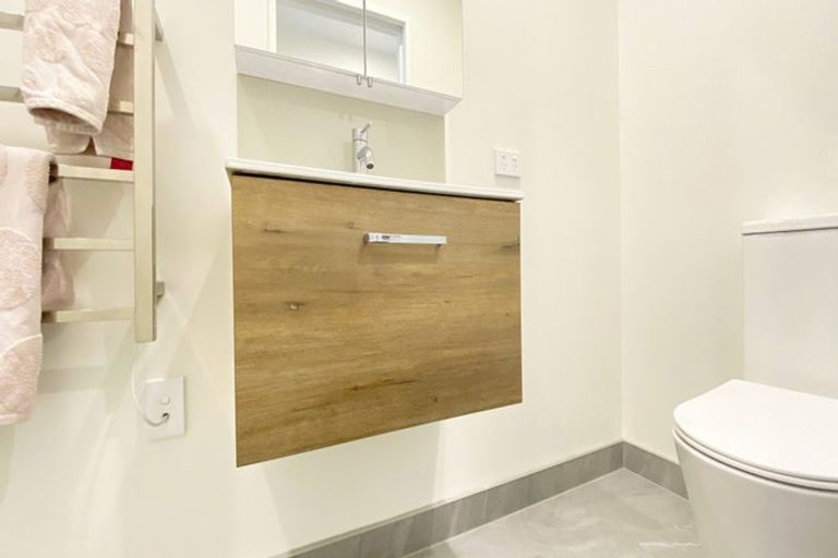 Photo of property in 3/327 Glengarry Road, Glen Eden, Auckland, 0602