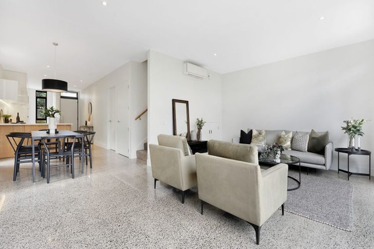 Photo of property in 13 Isitt Road, Hobsonville, Auckland, 0616