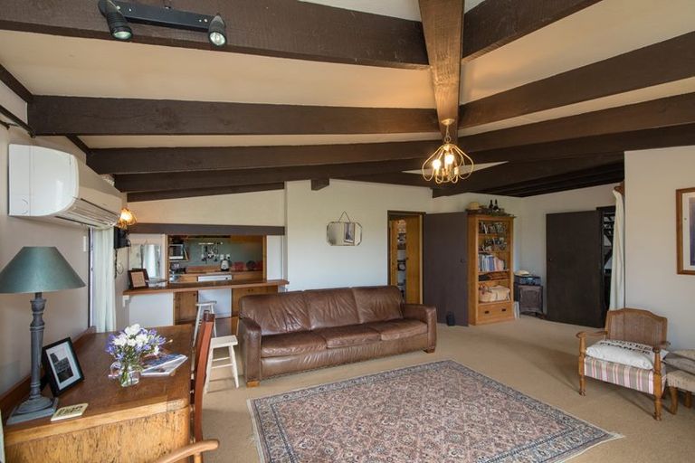 Photo of property in 5 Mcdonald Place, Marton, 4710