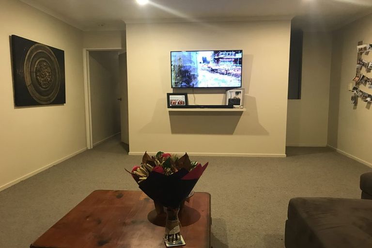 Photo of property in 26 Hewlett Road, Massey, Auckland, 0614