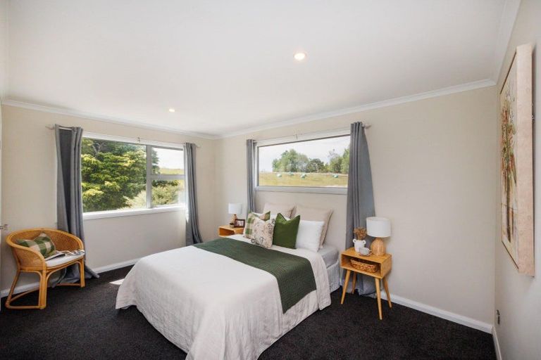 Photo of property in 7 Tower Place, Fitzherbert, Palmerston North, 4410