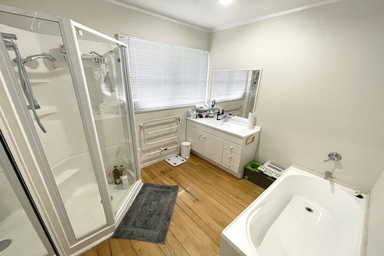 Photo of property in 42 Edgeworth Road, Glenfield, Auckland, 0629