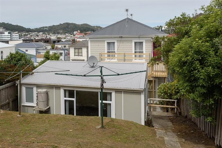 Photo of property in 4a/8 Howard Street, Mount Cook, Wellington, 6021