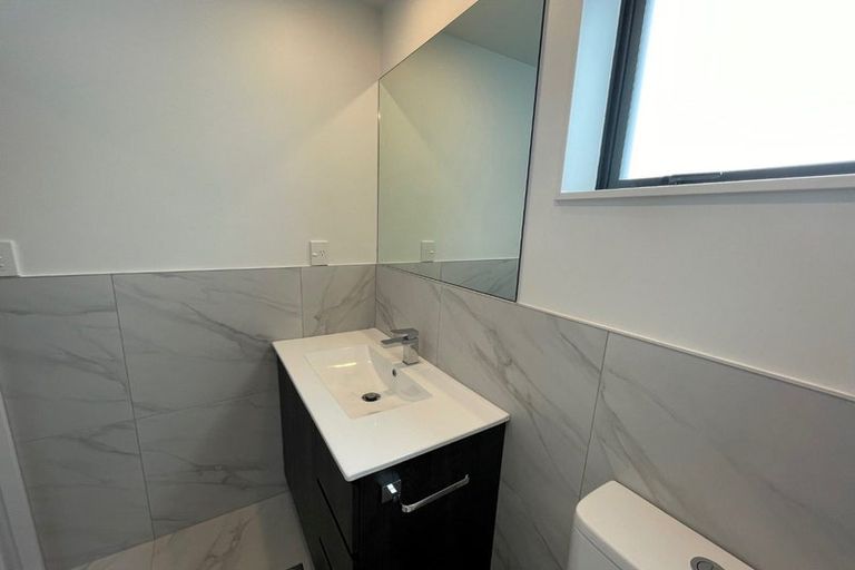 Photo of property in 8b Roys Road, Weymouth, Auckland, 2103