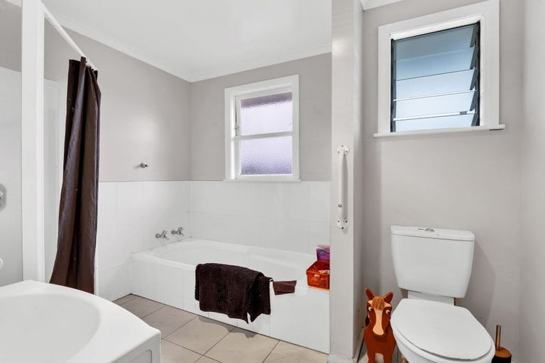 Photo of property in 46 Ngaire Street, Longburn, Palmerston North, 4412