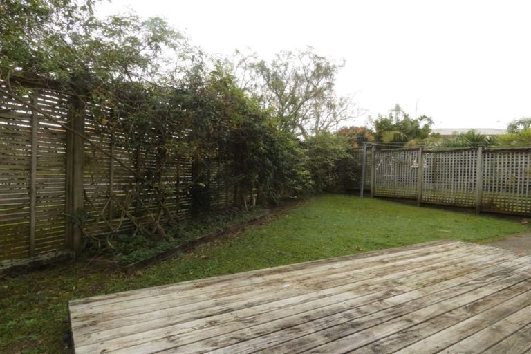 Photo of property in 27 Marinich Drive South, Ranui, Auckland, 0612