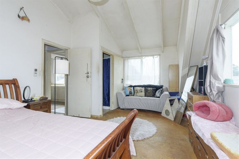 Photo of property in 31 Cobham Crescent, Kelston, Auckland, 0602