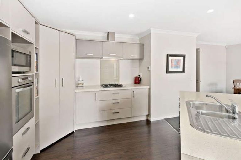 Photo of property in 54 Aotea Drive, Aotea, Porirua, 5024