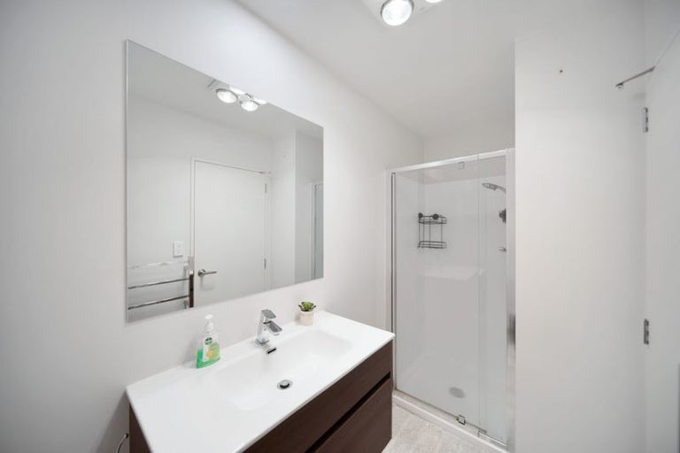 Photo of property in 6 Nga Waka Place, Mangere, Auckland, 2022