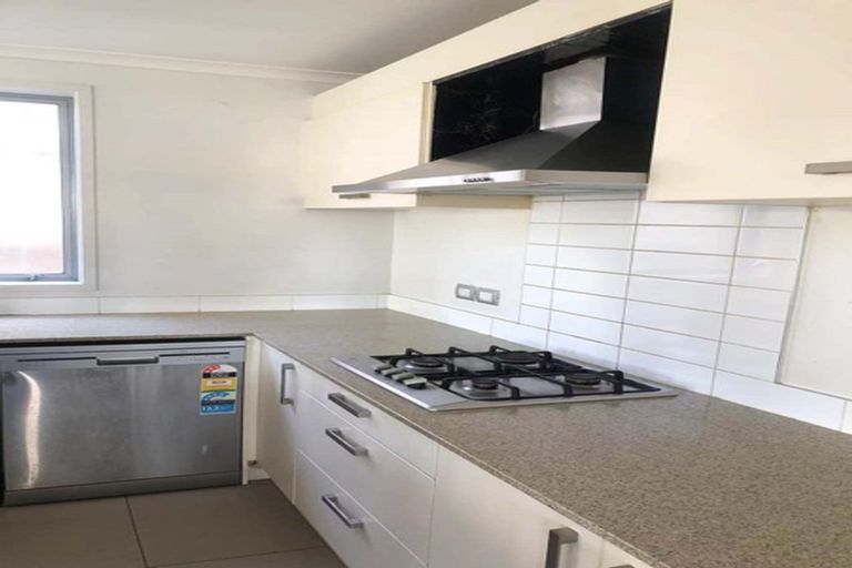 Photo of property in 71 Fields Parade, Oteha, Auckland, 0632