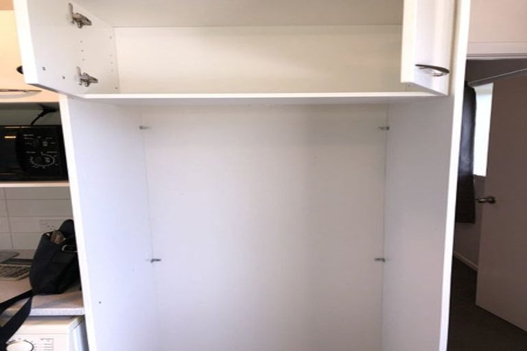 Photo of property in 2/39 Bayview Road, Bayview, Auckland, 0629