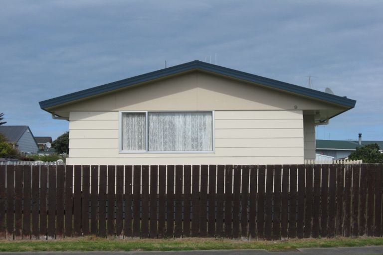 Photo of property in 9 Karyn Street, Castlecliff, Whanganui, 4501