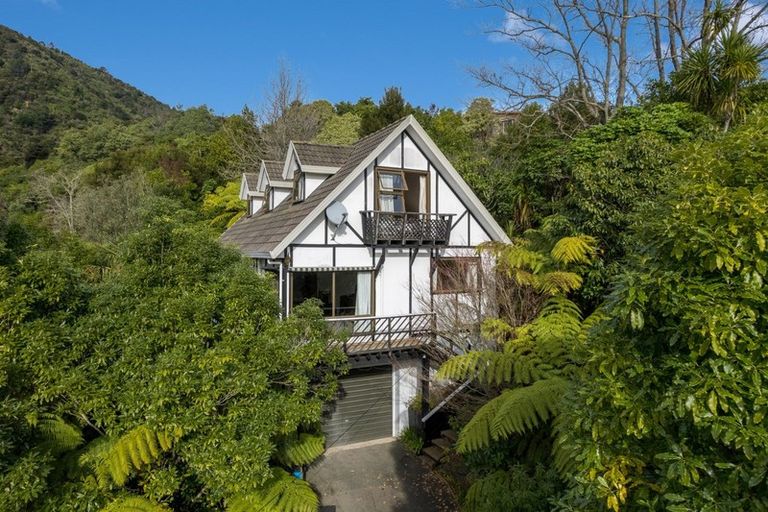 Photo of property in 5 Newgate Street, Picton, 7220