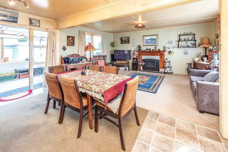 Photo of property in 23 Gloag Street, Waverley, 4510