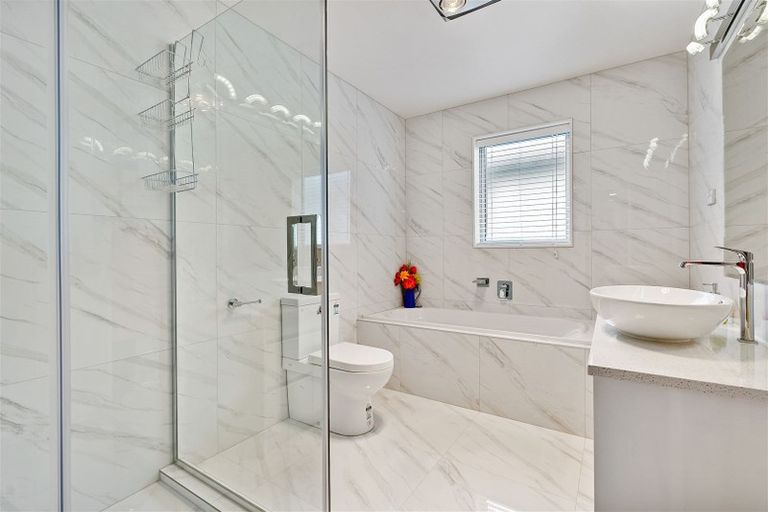 Photo of property in 20 Drumbuoy Drive, Flat Bush, Auckland, 2019