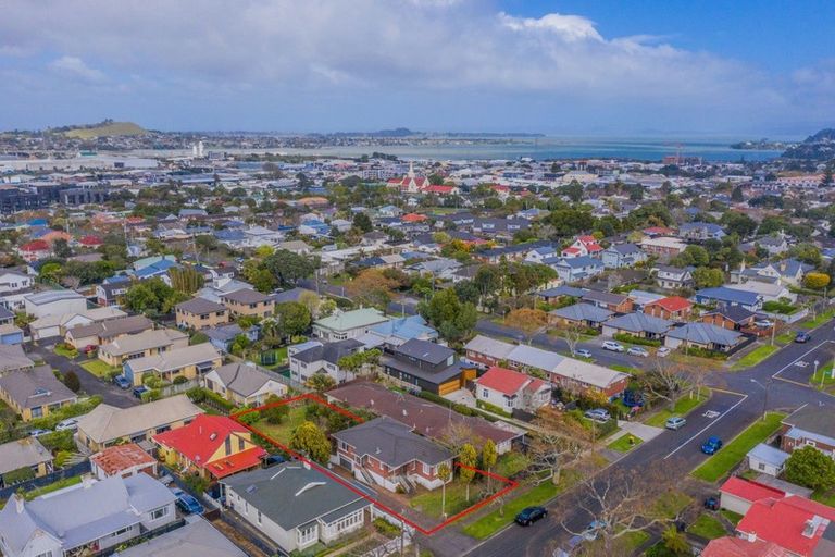 Photo of property in 137 Grey Street, Onehunga, Auckland, 1061