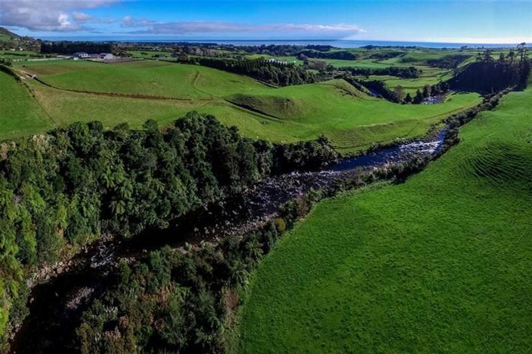 Photo of property in 121b Surrey Hill Road, Kaitake, New Plymouth, 4374