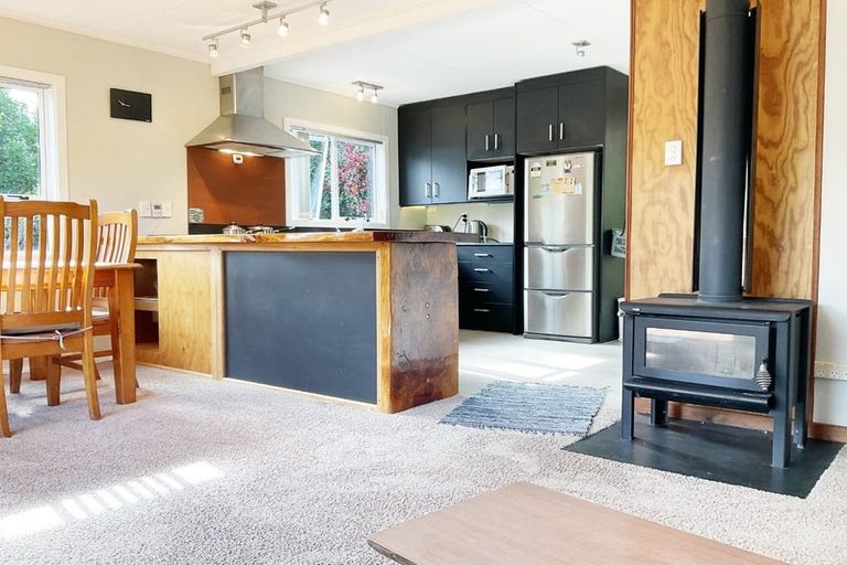 Photo of property in 11 Upper Cross Street, Raglan, 3225