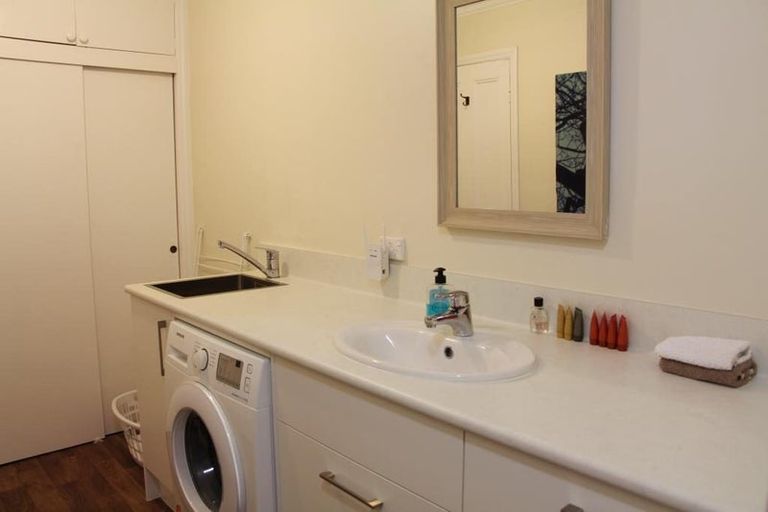 Photo of property in 36 Hargreaves Street, Mount Cook, Wellington, 6021