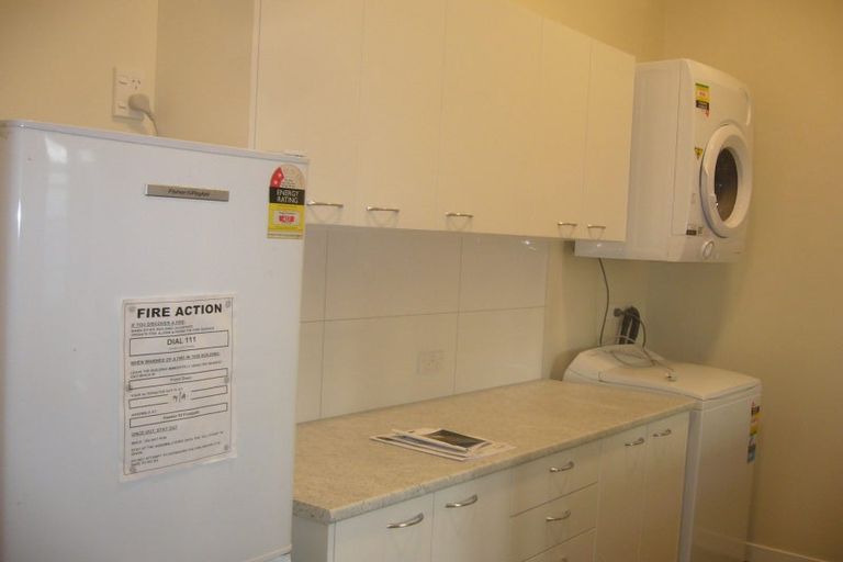 Photo of property in 4 Hawker Street, Mount Victoria, Wellington, 6011