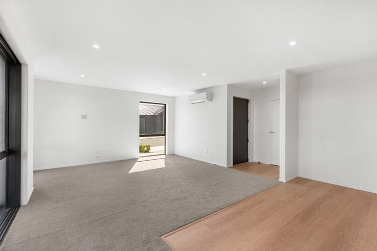 Photo of property in 6 Camellia Court, Palmerston North, 4414