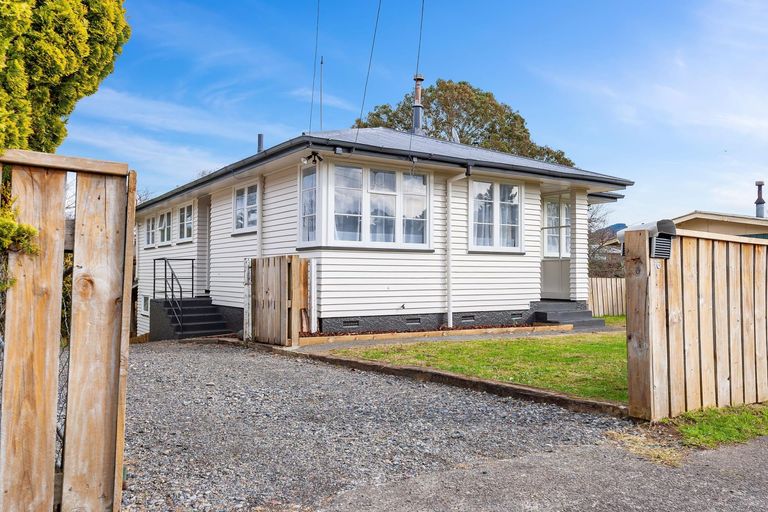 Photo of property in 16 Roslyn Street, Taumarunui, 3920