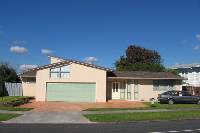 Photo of property in 38 Edgewater Drive, Pakuranga, Auckland, 2010