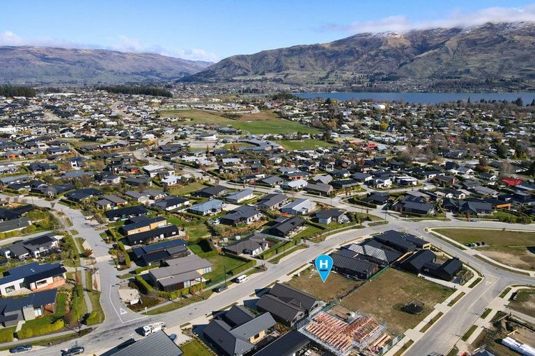 Photo of property in 66 Kirimoko Crescent, Wanaka, 9305
