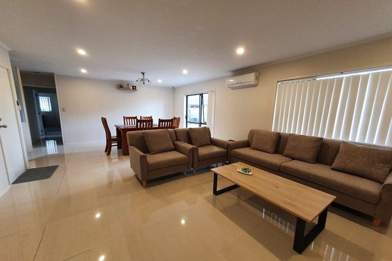 Photo of property in 21 Rebecca Rise, Weymouth, Auckland, 2103