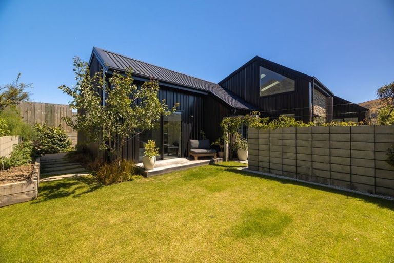 Photo of property in 9 Howden Drive, Jacks Point, 9371