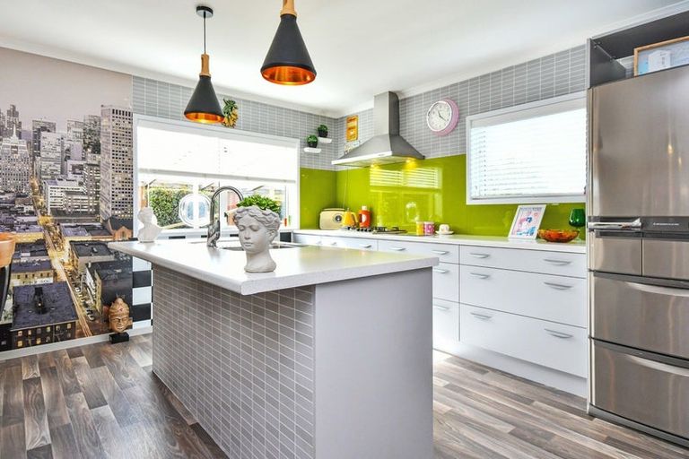 Photo of property in 90 Helenslee Road, Pokeno, 2402