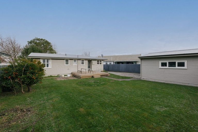 Photo of property in 25 Mokau Place, Terrace End, Palmerston North, 4410
