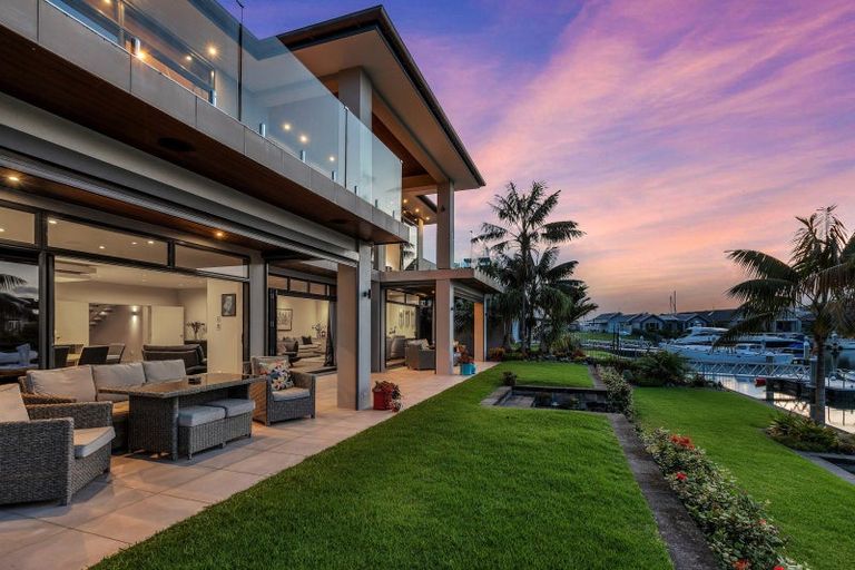 Photo of property in 12 Rauiri Drive, One Tree Point, 0118