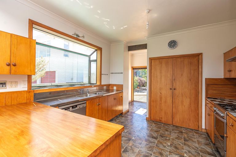 Photo of property in 11 Windsor Terrace, Durie Hill, Whanganui, 4500