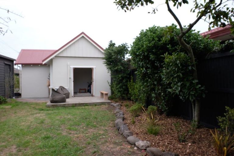 Photo of property in 2/76 Oram Avenue, New Brighton, Christchurch, 8061