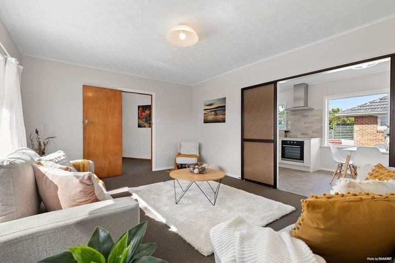 Photo of property in 51 Ramillies Place, Glenfield, Auckland, 0629