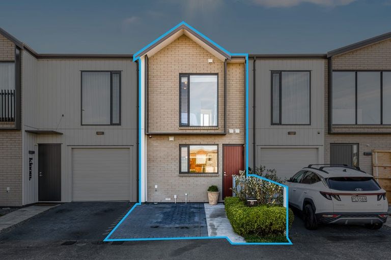 Photo of property in 73 Kopuru Road, Whenuapai, Auckland, 0618