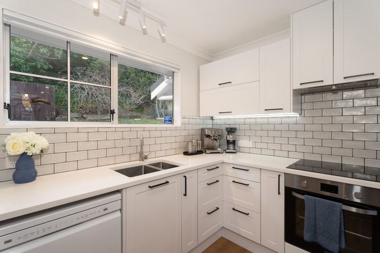 Photo of property in 9 Tralee Place, Johnsonville, Wellington, 6037