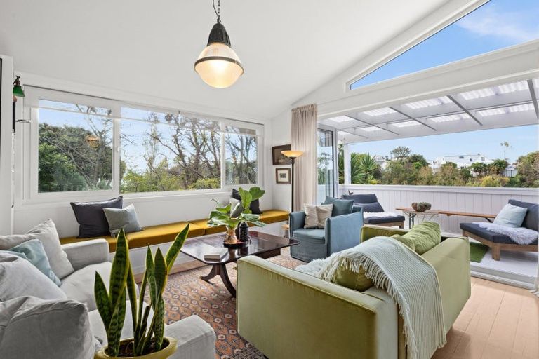 Photo of property in 6 Finnis Lane, Hospital Hill, Napier, 4110