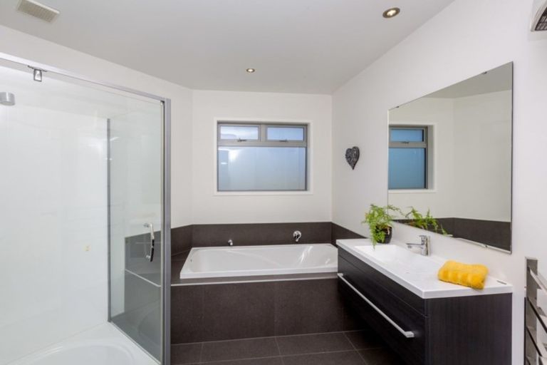 Photo of property in 590c Frankley Road, Hurworth, New Plymouth, 4371