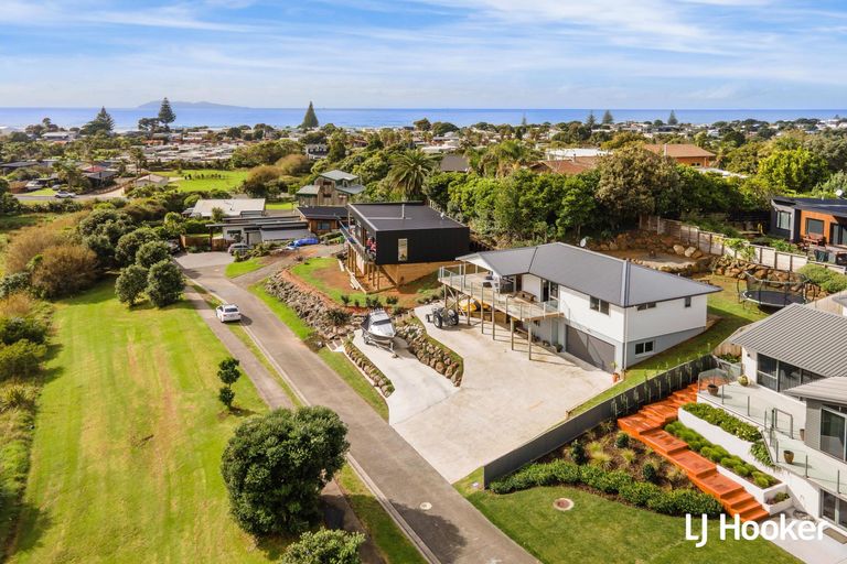 Photo of property in 11 Ralph Lane, Waihi Beach, 3611